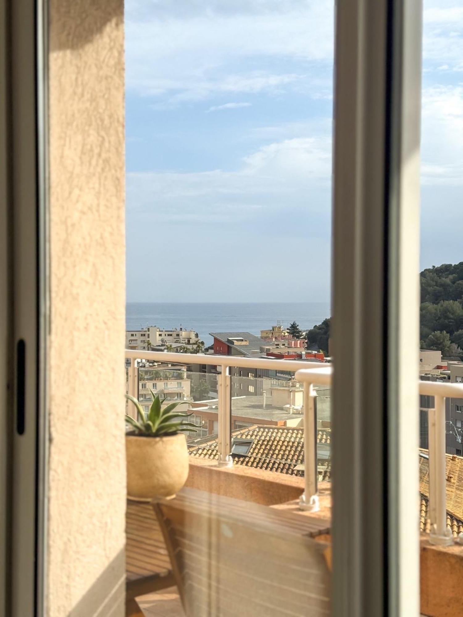 Coquet Appartement Avec Le Terrasse Sur Le Mer Roquebrune-Cap-Martin Exterior foto
